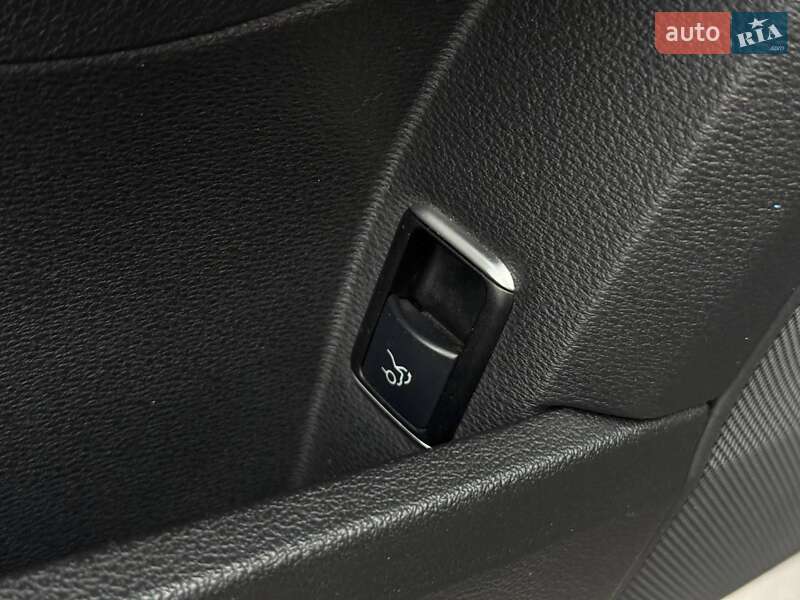 Седан Mercedes-Benz E-Class 2012 в Рівному