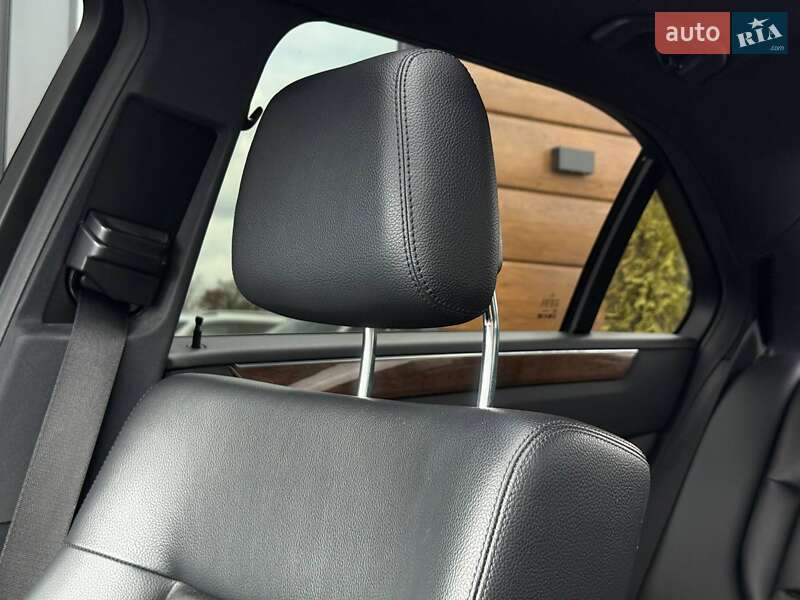 Седан Mercedes-Benz E-Class 2012 в Рівному