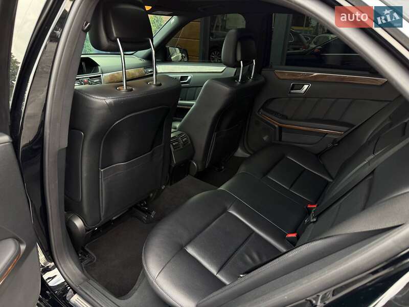 Седан Mercedes-Benz E-Class 2012 в Рівному