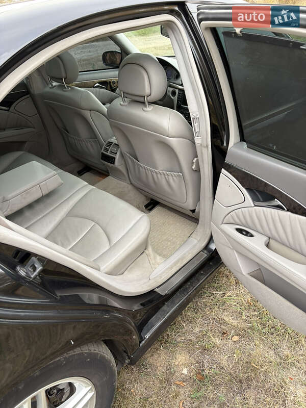 Седан Mercedes-Benz E-Class 2004 в Новых Санжарах