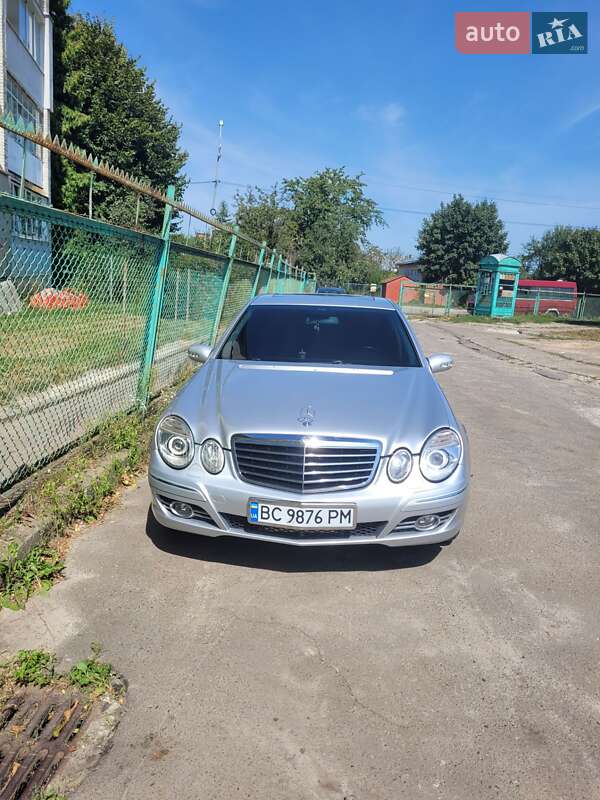 Седан Mercedes-Benz E-Class 2004 в Львове