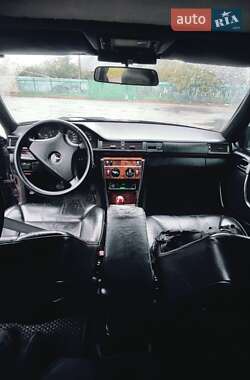Седан Mercedes-Benz E-Class 1991 в 