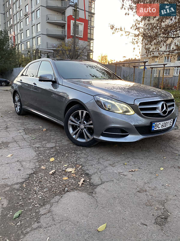 Седан Mercedes-Benz E-Class 2013 в Львове