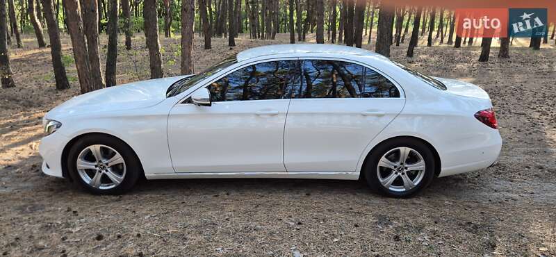 Седан Mercedes-Benz E-Class 2017 в Дніпрі