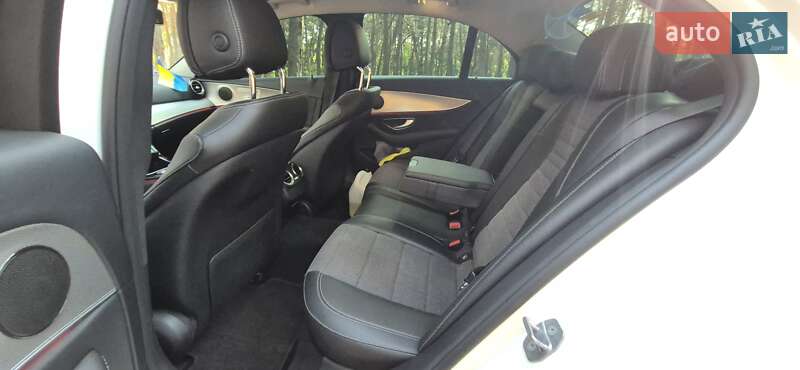 Седан Mercedes-Benz E-Class 2017 в Дніпрі