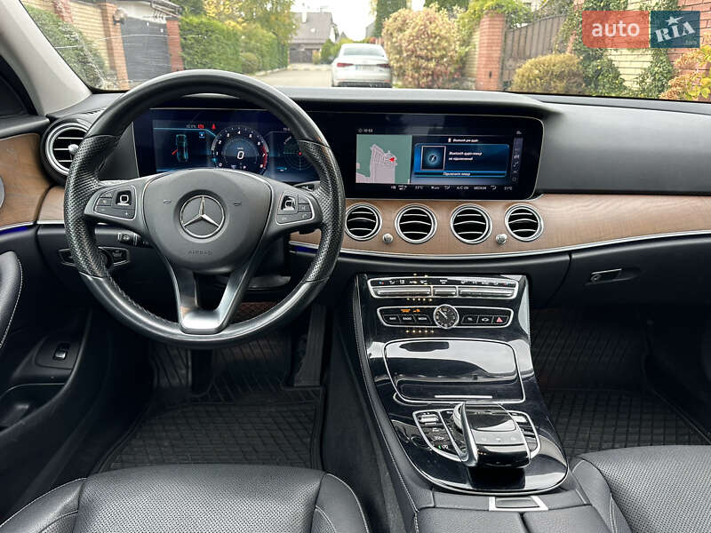 Седан Mercedes-Benz E-Class 2017 в Киеве