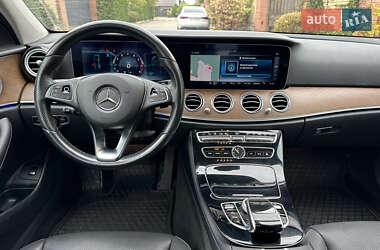 Седан Mercedes-Benz E-Class 2017 в 