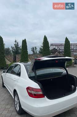 Седан Mercedes-Benz E-Class 2011 в 