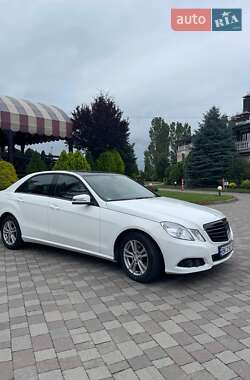 Седан Mercedes-Benz E-Class 2011 в 