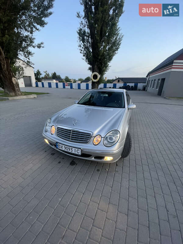 Седан Mercedes-Benz E-Class 2002 в 