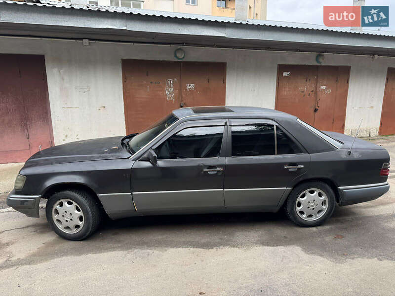Седан Mercedes-Benz E-Class 1994 в Тернополе