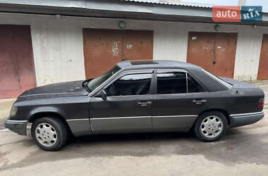 Седан Mercedes-Benz E-Class 1994 в 