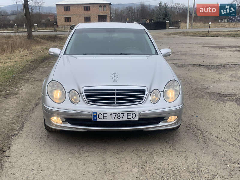 Седан Mercedes-Benz E-Class 2003 в Вижнице