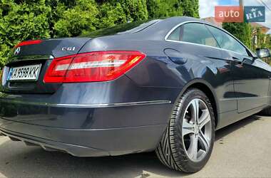 Купе Mercedes-Benz E-Class 2010 в 