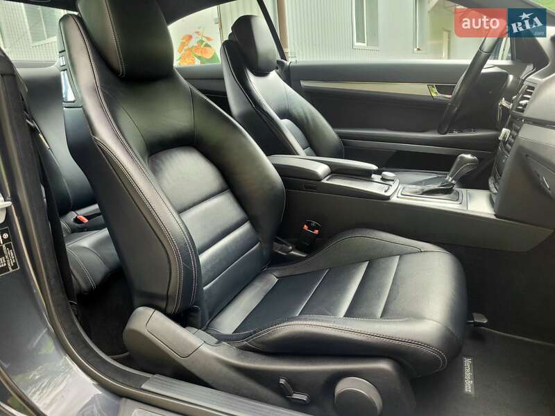 Купе Mercedes-Benz E-Class 2010 в Хмельницькому фото 27 Купе Mercedes-Benz E-Class 2010 в Хмельницькому