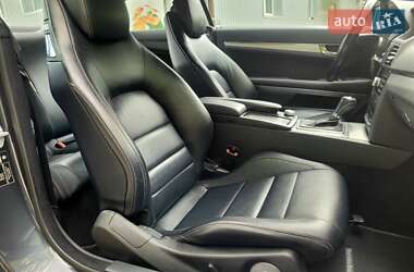 Купе Mercedes-Benz E-Class 2010 в 