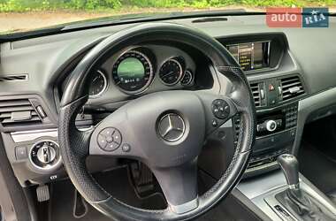 Купе Mercedes-Benz E-Class 2010 в 