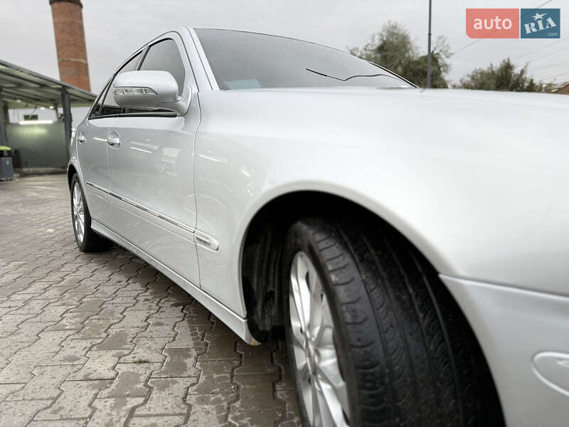 Седан Mercedes-Benz E-Class 2008 в Черновцах