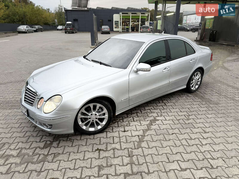 Седан Mercedes-Benz E-Class 2008 в Черновцах