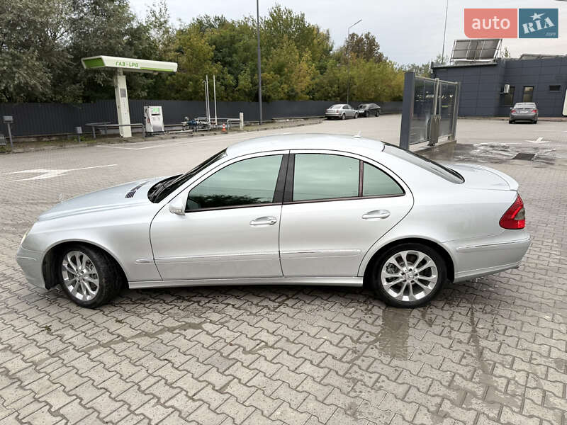Седан Mercedes-Benz E-Class 2008 в Черновцах