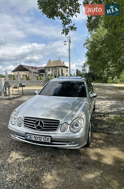 Седан Mercedes-Benz E-Class 2004 в Чудее