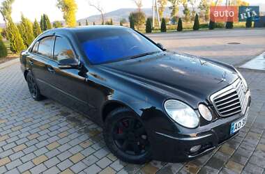 Седан Mercedes-Benz E-Class 2008 в Иршаве