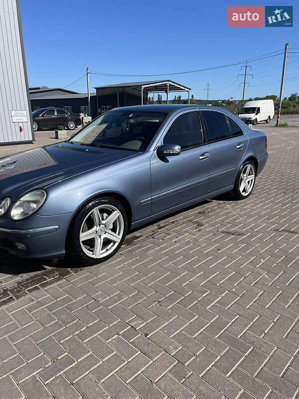 Седан Mercedes-Benz E-Class 2006 в Киеве