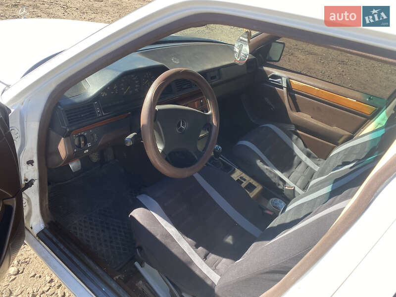 Седан Mercedes-Benz E-Class 1992 в Любашевке