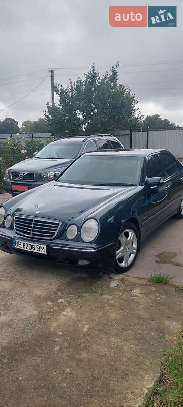 Седан Mercedes-Benz E-Class 2002 в Києві