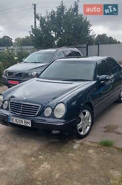 Седан Mercedes-Benz E-Class 2002 в  фото 11 Седан Mercedes-Benz E-Class 2002 в