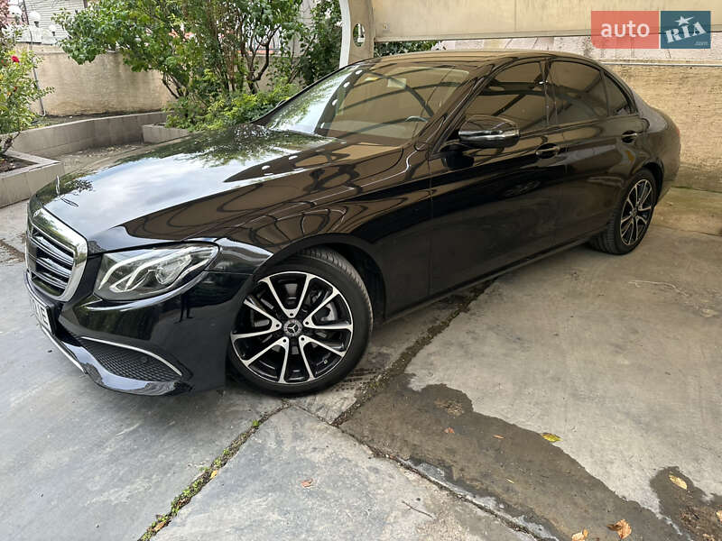 Седан Mercedes-Benz E-Class 2017 в Одессе фото Седан Mercedes-Benz E-Class 2017 в Одессе
