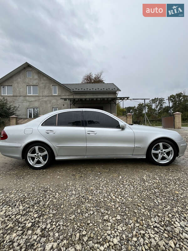 Седан Mercedes-Benz E-Class 2005 в Чернівцях