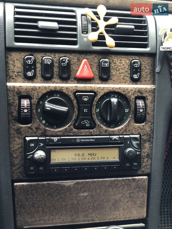 Седан Mercedes-Benz E-Class 2001 в Самборе