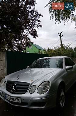 Седан Mercedes-Benz E-Class 2003 в Луцке
