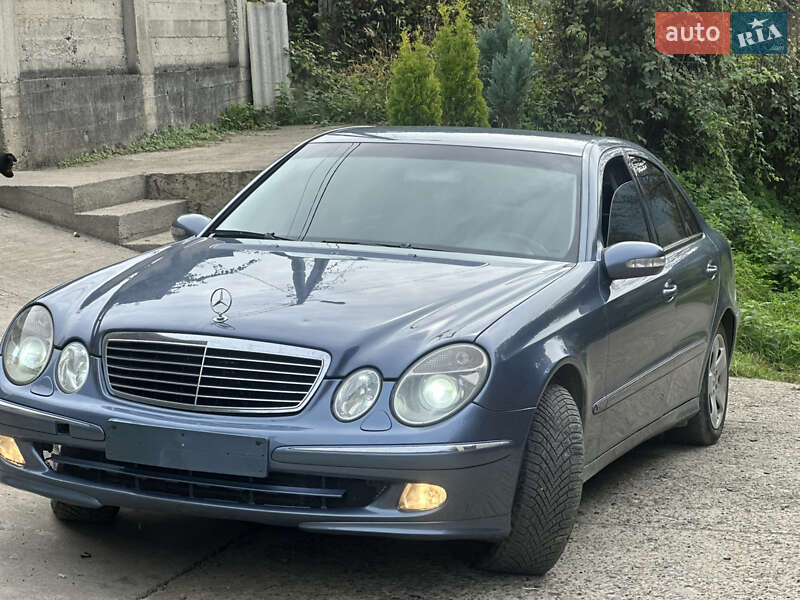 Седан Mercedes-Benz E-Class 2003 в 