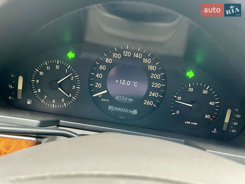 Седан Mercedes-Benz E-Class 2003 в Львове