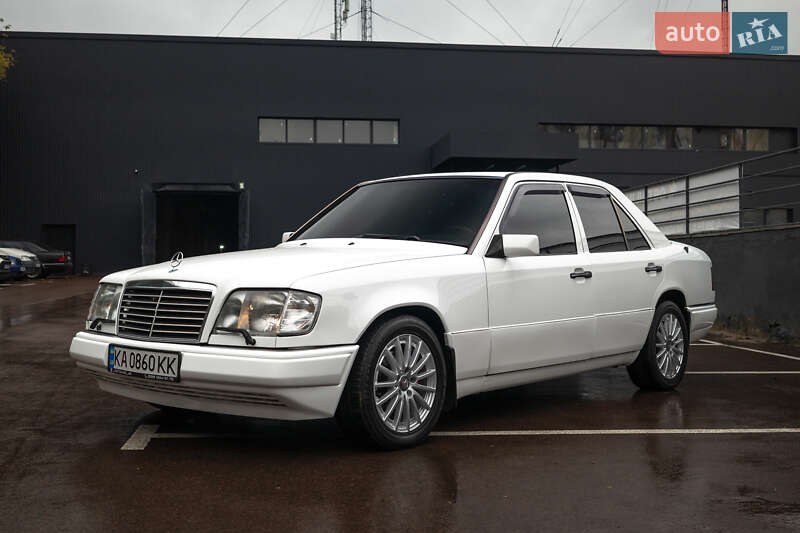Седан Mercedes-Benz E-Class 1994 в Киеве