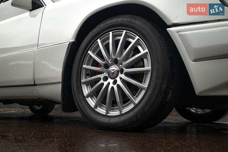 Седан Mercedes-Benz E-Class 1994 в Киеве