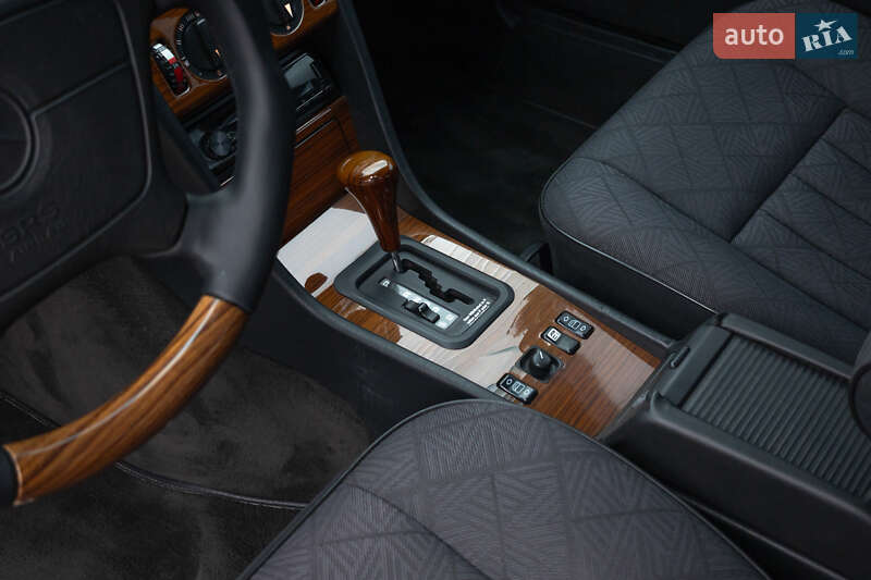 Седан Mercedes-Benz E-Class 1994 в Киеве