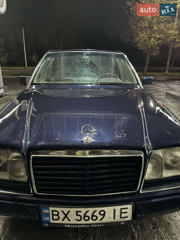 Седан Mercedes-Benz E-Class 1995 в Хмельницком