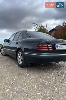 Седан Mercedes-Benz E-Class 2001 в 