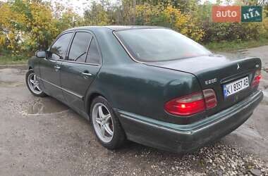 Седан Mercedes-Benz E-Class 2000 в 