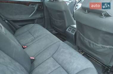 Седан Mercedes-Benz E-Class 2000 в 