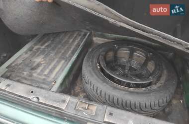 Седан Mercedes-Benz E-Class 2000 в 