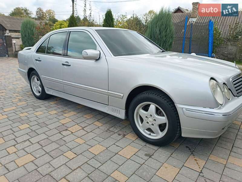 Седан Mercedes-Benz E-Class 1995 в Черновцах