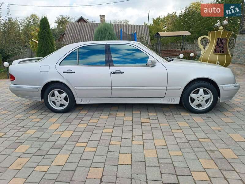 Седан Mercedes-Benz E-Class 1995 в Черновцах