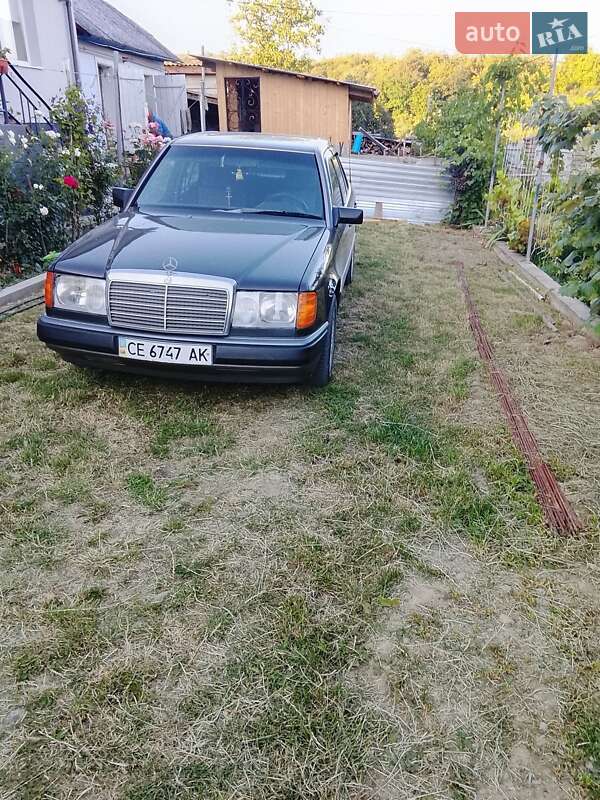 Седан Mercedes-Benz E-Class 1989 в 