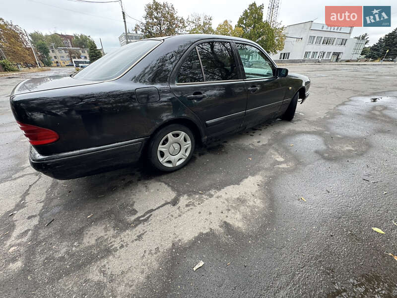 Седан Mercedes-Benz E-Class 1997 в Лубнах