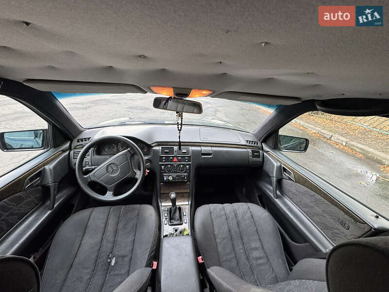 Седан Mercedes-Benz E-Class 1997 в Лубнах
