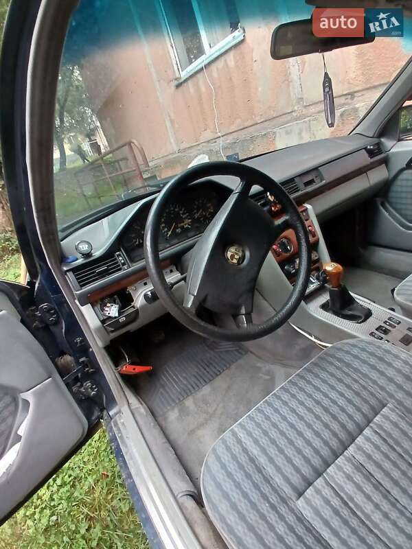 Седан Mercedes-Benz E-Class 1992 в Тернополе